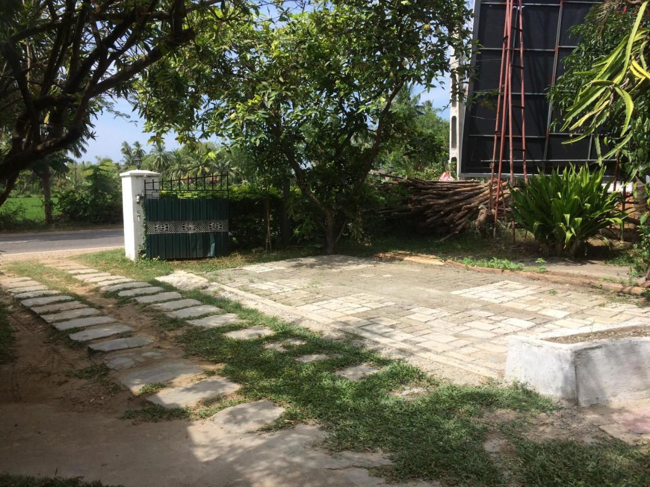 Hotel View Point Tissamaharama Exterior photo